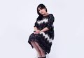 Tampil Stylish dengan Stripe Blus Terjangkau ala Nagita Slavina