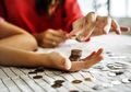 6 Tips Mengenalkan Uang pada Si Kecil Agar Punya Kebiasaan Hemat
