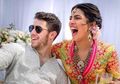 5 Foto Keceriaan Nick Jonas & Priyanka Chopra Saat Momen Upacara Mehendi