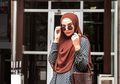 Inspirasi Pemakaian Outer Hijab ala Zaskia Sungkar, Stylish Banget!