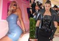 Naked Dress Bahan Latex Kembali Jadi Tren, Contek Penampilan Seksi ala Artis Hollywood