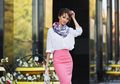 Tips Padukan Pencil Skirt Agar Tampilan Lebih Segar, Intip yuk!