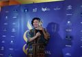Menang Piala Citra, Gading Marten: Udah Lama Nggak Meluk, Saya Peluk Ini Aja
