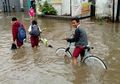Ini 6 Hal yang Harus Kita Lakukan Saat Berjalan Ditengah Banjir!