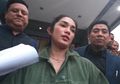 Datangi Polda Metro Jaya, Ussy Sulistiawaty Siap Temui Terduga Pem-bully Anaknya