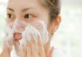 Coba Seminggu Ganti Sabun Cuci Muka dengan Air Sisa Cucian Beras, Hasilnya Buat Wajah Jadi Luar Biasa Sampai-sampai Para Wanita Ketagihan!