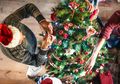 Miliki Pohon Natal dari Cemara Asli? Begini Tips Jaga Kesegarannya