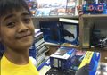 Bocah Ini Bisa Beli PS4 Dari Hasil Buka Peminjaman komik