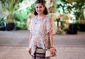 Hari Batik Nasional, Penampilan Dian Sastrowardoyo Kenakan Kemben Batik Jadi Sorotan