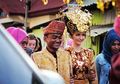 Pernikahannya Sempat Menggemparkan Netizen Indonesia, Bayu Kumbara dan Jennifer Brocklehurst Kini Telah Dikaruniai Putri Kecil Menggemaskan, Berikut Potretnya yang Mencuri Perhatian