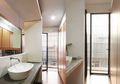 Inspirasi Desain Kamar Mandi Industrial, Sejuk Banyak Bukaan