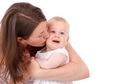 Bayi Tewas Karena Dicium: Ini 3 Bahaya Kesehatan Bila Bayi Dicium