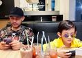 Anak Herman Seventeen Datangi Makam Sang Ayah Saat Subuh: Papa Tenang di Sini ya, Uza Sayang Papa