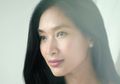 Dinikahi Pangeran Bali 8 Tahun Silam, Happy Salma Anggun Berbalut Kebaya dan Lipstik Merah Cetar!