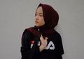 Hangout Jadi Makin Kece Pakai 4 Fashion Plaid ala Nissa Sabyan!