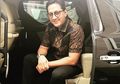 Meski Sempit, Andre Taulany Mengaku Bahagia, Lihat Perbedaan Rumah Masa Kecil dan Istananya Kini!