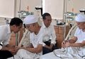 Jokowi Jenguk Ustadz Arifin Ilham Sampai Bungkukkan Badan, Ini Dia Pesan yang Disampaikan!