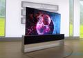 Kayak Karpet, Televisi LG Ini Bisa Digulung. Kualitas Gambarnya Gimana Tuh?