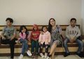 Kisah Super Moms, Usia Kepala Tiga yang Telah Lahirkan 8 Anak, Bantu Suami Banting Tulang dengan Jualan Jamu