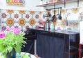 Penuh Kesan Ceria, Intip Inspirasi Dapur Konsep Vintage Colorful Ini