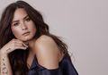 Sempat Ingin Bunuh Diri, Demi Lovato Bagikan Kisah Kelamnya dan Tampilan Ruang Tamunya yang Berada di Atas Bukit
