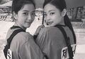Jisoo BLACKPINK Ungkap Kondisi Wajahnya setelah Tak Sengaja Kena Tendang Jennie Saat Konser