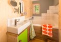 5 Cara Atasi Masalah Kamar Mandi, dari Lantai Licin Sampai Usir Kecoak