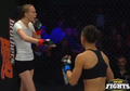 Menyerah Karena Rahang Patah, Petarung Wanita MMA Ini Tetap Dihajar Lawannya