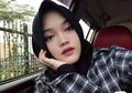 Kepoin 5 Gaya Anak Komedian Sule, Putri Delina dengan 1 Model Heels!