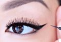 4 Kesalahan Menggunakan Eyeliner Liquid yang Sering Dilakukan Wanita!