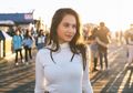 Tampil Seksi dengan Slit Jumpsuit, Tas yang Dibawa Pevita Pearce Sukses Jadi Sorotan!
