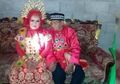 Viral, Cuma 10 Hari Pacaran, Kakek 70 Tahun Nikahi Gadis Cantik 28 Tahun, Maharnya 'Cuma' Belasan Juta Rupiah