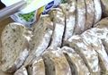 Disebut Punya Sistem Pendidikan Terbaik Di Dunia, Negara Ini Miliki Toko yang Membuat Roti dari 70 Ekor Jangkrik