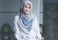 Tampil Syar'i dan Santun Sambil Gendong Anak, Alyssa Soebandono Tenteng Tas Mewah yang Bikin Salah Fokus