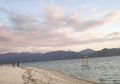Jadi Spot Favorit Wisatawan Asing Berburu Sunset, Simak Keindahan Gradasi Warnanya di Lokasi Wisata Pantai Gili Air Lombok