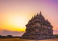 Turis Sopan, Ini 6 Etika yang Wajib Diperhatikan Saat Berwisata ke Candi