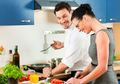 Ingin Rumah Tangga Harmonis? 6 Hal yang Dilakukan Pasangan Bahagia Setiap Minggunya Ini Pantas Ditiru