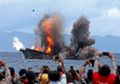Dilautan Indonesia Jaya! Video Detik-detik Menteri Susi Tenggelamkan Kapal Pencuri Ikan Asing Asal Vietnam