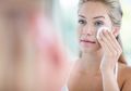 Menghilangkan Makeup di Wajah dengan 4 Rekomendasi Cleansing Oil