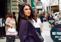 Tak Selalu Mewah, Luna Maya Tetap Mencuri Perhatian Saat Tampil Simpel dengan T-shirt Ratusan Ribu Rupiah