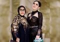 Lagi-lagi Ibu Syahrini Kepergok Pakai Sepatu Cetar Harga Fantastis, Yuk Lihat Penampilannya!