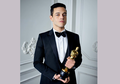 Jatuh Dekat Panggung Oscar, Rami Malek Langsung Mendapat Perawatan Medis