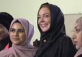 Bukan Muslim, 4 Seleb Hollywood Tampil Menawan dengan Jilbab!