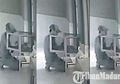 Tak Sadar Tertangkap CCTV, Remaja Ini Tetap Tenang Saat Curi Kotak Amal