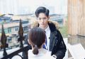 Pacar Punya Banyak Teman Cewek, Ini Cara Supaya Kita Enggak Mudah Cemburu