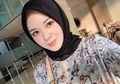 Sesuaikan Mood Pakai 4 Lipstik Inggris Halal, Collection Cosmetics!
