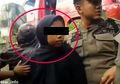 Rela Basah Bergumul Air Got, Pasangan Kekasih Ini Nekat Mesum di Selokan Hingga Terciduk Satpol PP