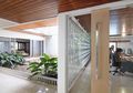 Inspirasi Desain WOHO, Kantor Konsultan Menyatu dengan Rumah Tinggal