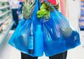 Mulai 1 Maret Kantong Plastik Sudah Berbayar, Ternyata Ini Bahaya Plastik Bagi Kesehatan