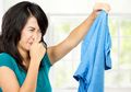 Gampang! Hilangkan Bau Keringat dari Baju Kita dengan Cuka Putih!